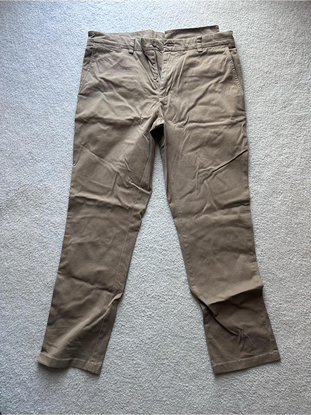 Vineyard Vines Men's Chino Pants in Tan